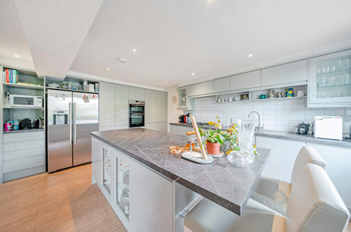 4 Bedroom Terraced House For Sale In Bannister Close, East Oxford, OX4