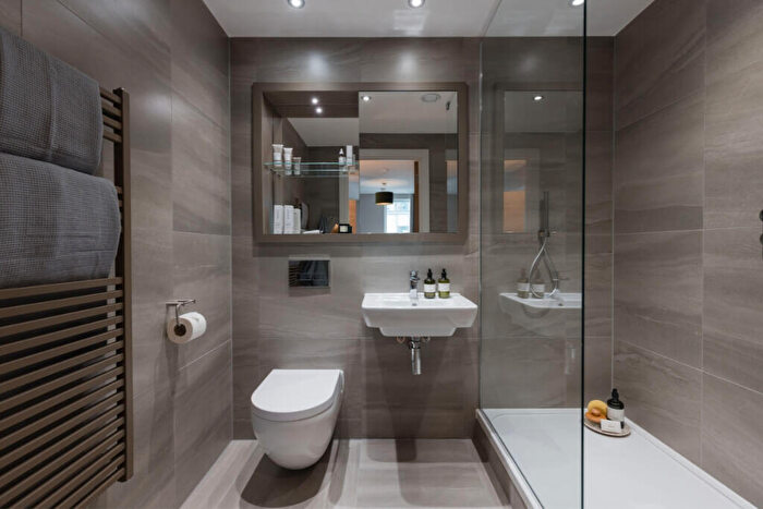 1 Bedroom Flat To Rent In New York Square, Leeds, LS2