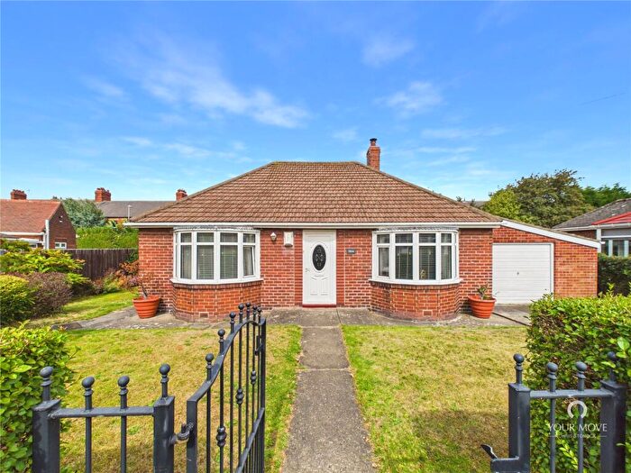 2 Bedroom Bungalow For Sale In Holburn Crescent, Ryton, Tyne And Wear, NE40
