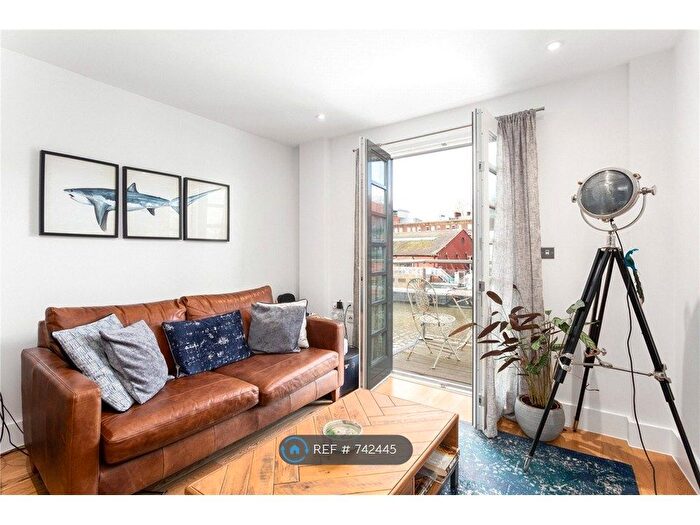 2 Bedroom Flat To Rent In Huller Amp; Cheese, Bristol, BS1