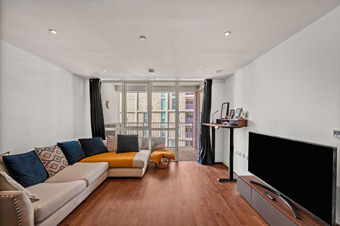 1 Bedroom Flat For Sale In Terry Spinks Place, Canary Wharf, E16