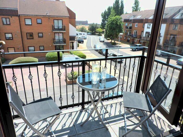 1 Bedroom Flat To Rent In Ferry Road, Southsea, PO4