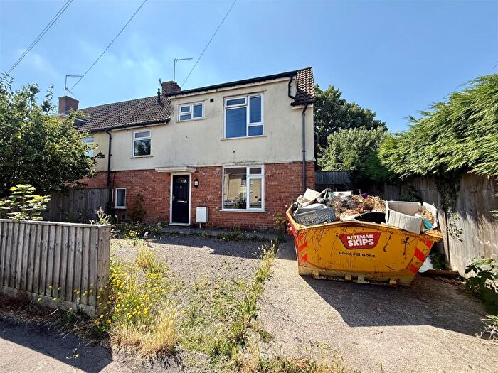 3 Bedroom Semi Detached House For Sale In West Parade, Warminster, BA12