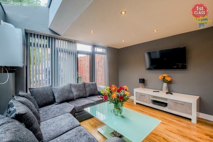 6 Bedroom End Of Terrace House To Rent In Welland Road, Coventry, West Midlands, CV1