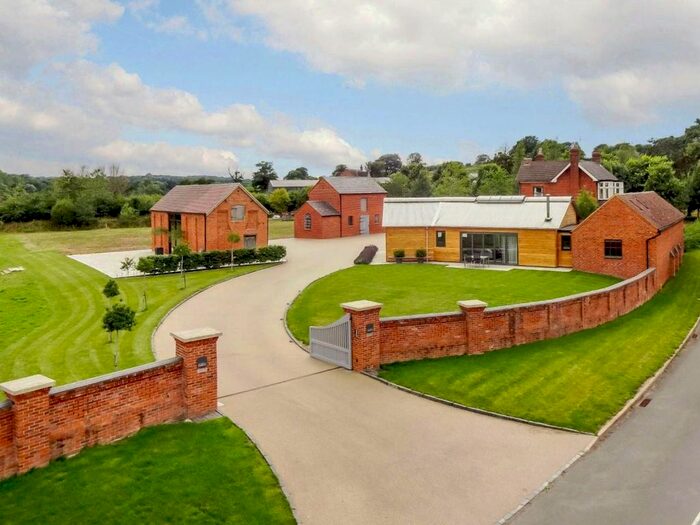 Detached House For Sale In Danzey Green, Tanworth-In-Arden, Solihull, B94