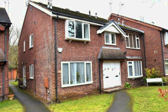 2 Bedroom Flat To Rent In Wycliffe Drive, Leeds, LS17
