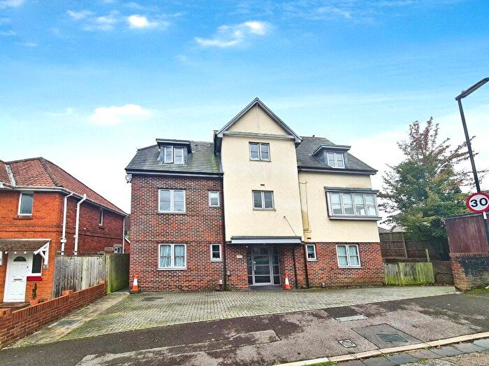 1 Bedroom Flat To Rent In Phillimore Road, Southampton, Hampshire, SO16