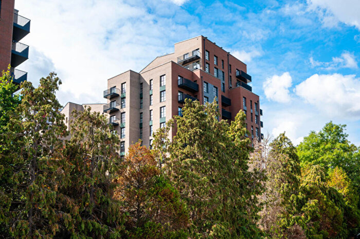 3 Bedroom Flat For Sale In Burlington Road, New Malden, KT3