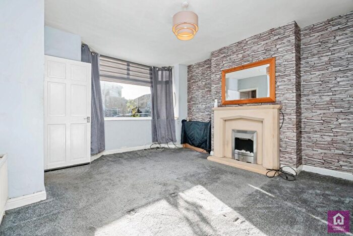 3 Bedroom Terraced House For Sale In Kelsall Drive, Droylsden, Greater Manchester, M43
