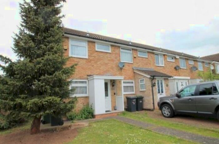 2 Bedroom End Of Terrace House To Rent In Alfriston Close, Luton, Bedfordshire, LU2