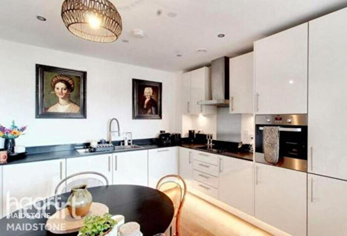 2 Bedroom Apartment For Sale In Waterhouse Avenue, Maidstone, ME14