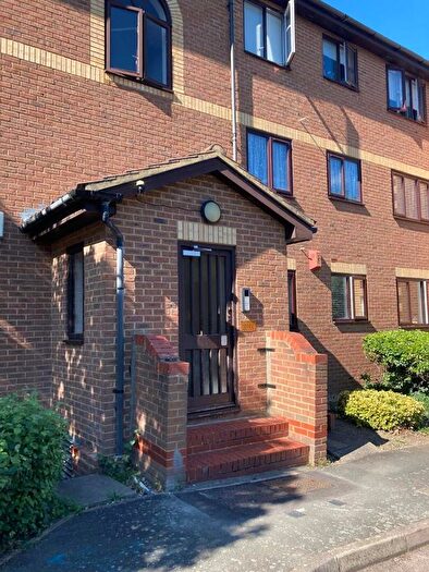 1 Bedroom Flat To Rent In Winston Close, Greenhithe, DA9