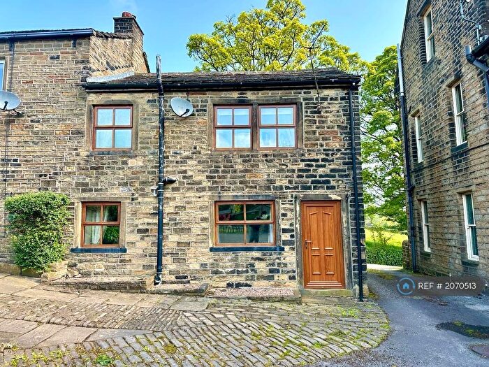 2 Bedroom End Of Terrace House To Rent In Saw Hill, Ripponden, HX6