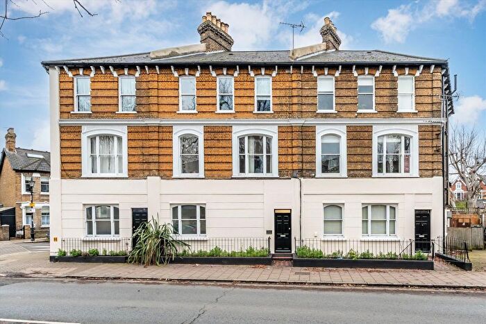 2 Bedroom Flat To Rent In St. Margarets Road, St Margarets, TW1