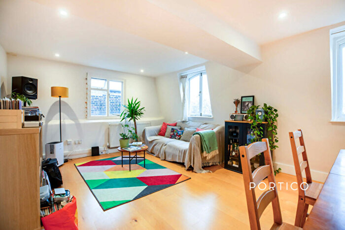 1 Bedroom Flat To Rent In Camberwell Grove, London, SE5
