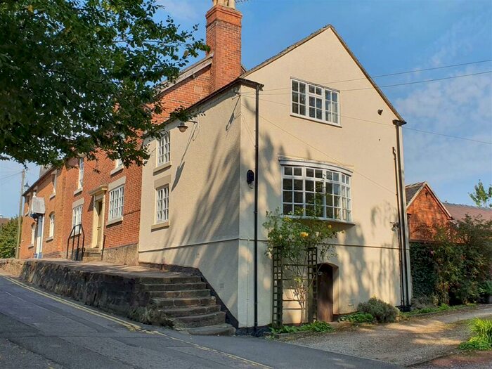 2 Bedroom Cottage To Rent In The Hollow, Mickleover, DE3