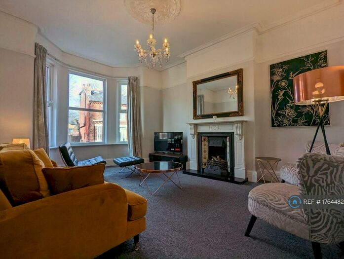 3 Bedroom Semi-Detached House To Rent In Trafalgar Road, Salford, M6