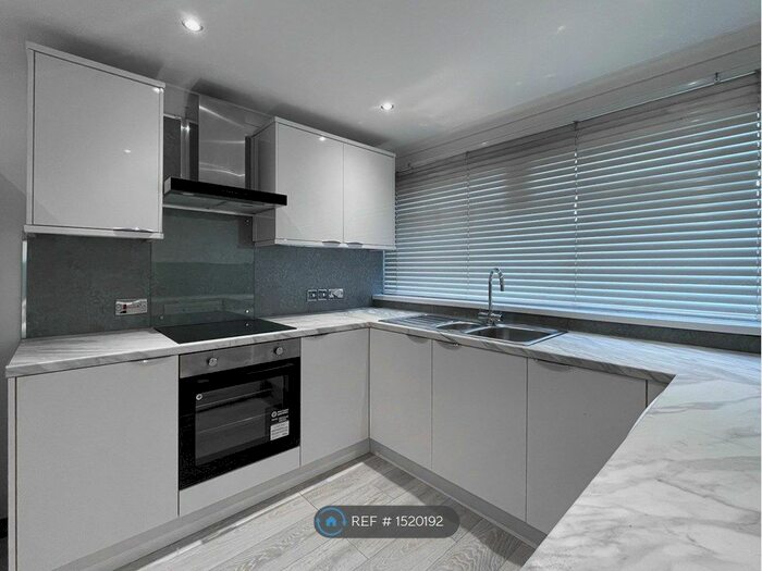 3 Bedroom End Of Terrace House To Rent In St. Georges Way, Sunderland, SR2