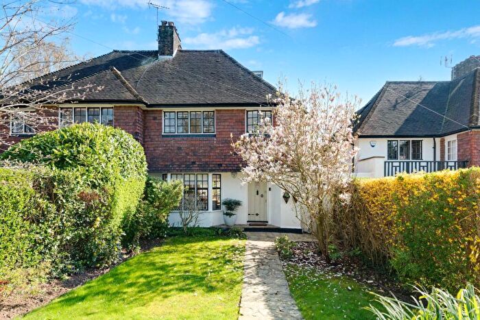 4 Bedroom Semi Detached House For Sale In Cornwood Close, Hampstead Garden Suburb, N2