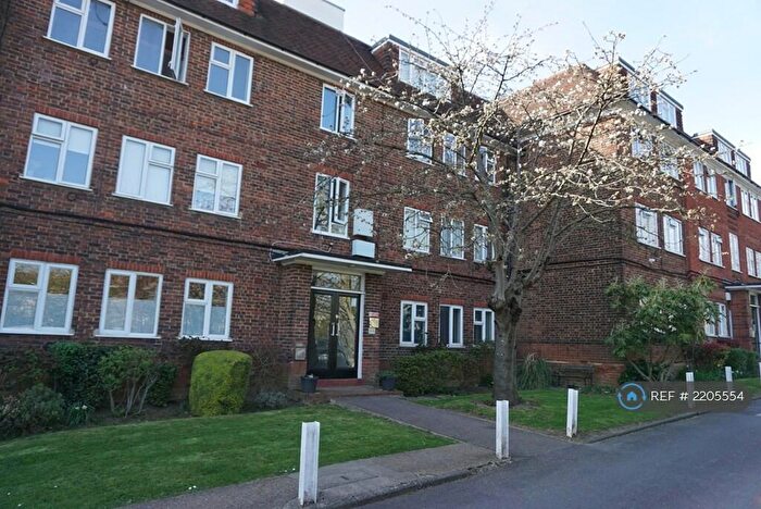 2 Bedroom Flat To Rent In Granville Place, London, N12