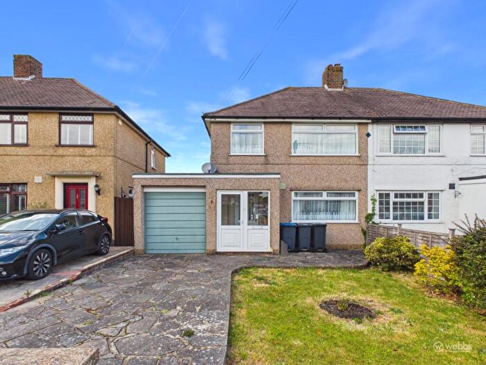 3 Bedroom Semi Detached House For Sale In Bothwell Road, Croydon, CR0