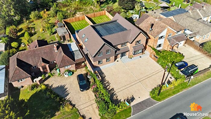 4 Bedroom Semi-detached House For Sale In Spurlands End Road, Great Kingshill, HP15