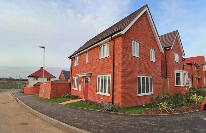 3 Bedroom Detached House To Rent In Heron Walk, Rayleigh, SS6