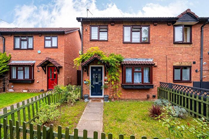 3 Bedroom Semi-Detached House For Sale In Baird Close, Slough, SL1