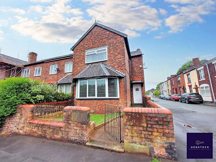 3 Bedroom End Of Terrace House For Sale In Broad Street, Middleton, Manchester, M24