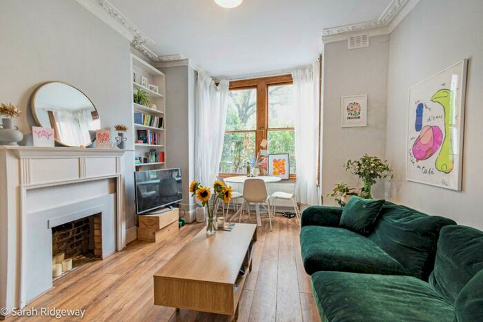 2 Bedroom Apartment To Rent In Grove Hill Road, Camberwell, London, SE5