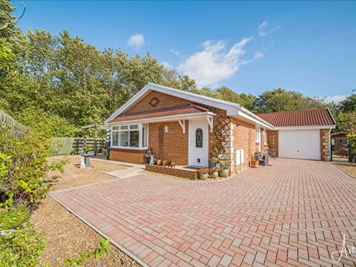 3 Bedroom Detached Bungalow For Sale In Gronow Close, Neath Abbey, SA10