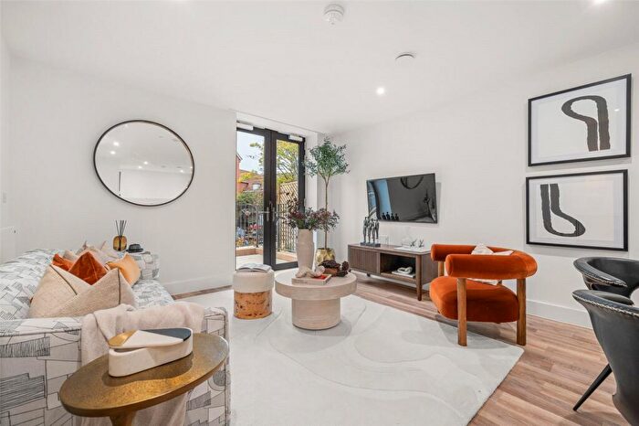 2 Bedroom Apartment For Sale In Carnival Place, Wellington Road, Wokingham, Berkshire, RG40