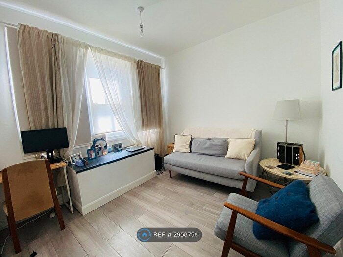 2 Bedroom Flat To Rent In Islington, London, N1