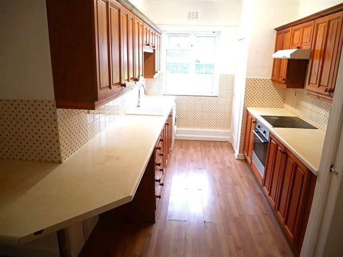 1 Bedroom Flat For Sale In Brent Street, Hendon, NW4