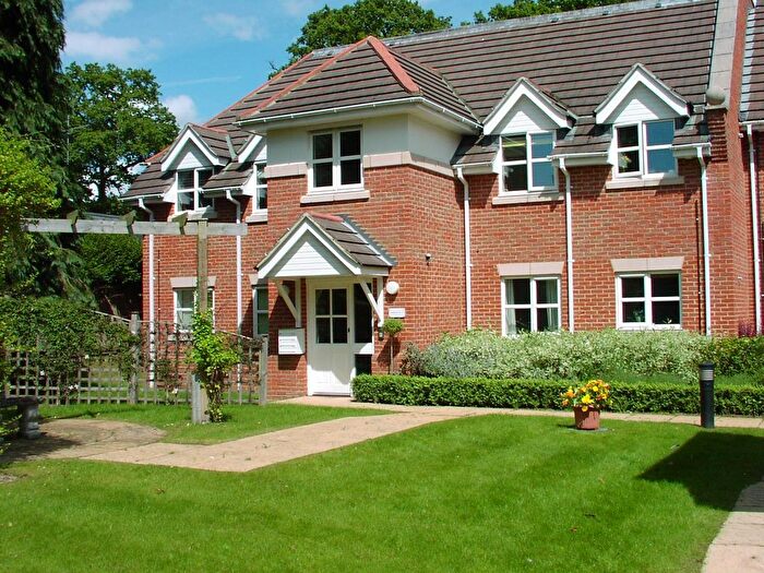 2 Bedroom Flat For Sale In Baddesley Road, Chandlers Ford, Eastleigh, Hampshire, SO53