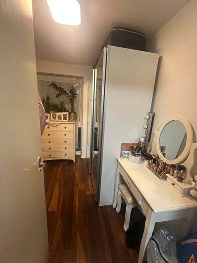 2 Bedroom Flat To Rent In Poplar Grove, London, N11