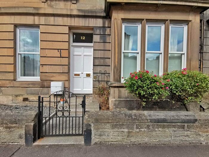 2 Bedroom Flat To Rent In Fountainhall Road, Edinburgh, EH9