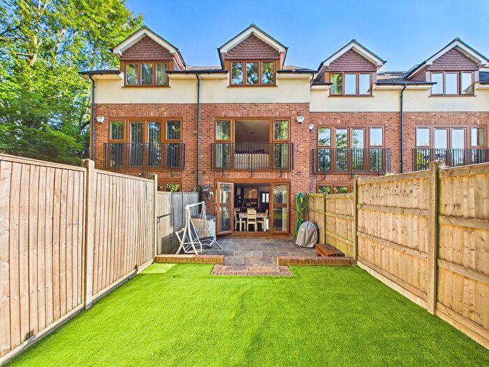 5 Bedroom Terraced House For Sale In Dukes Place, Croxley Green, WD3