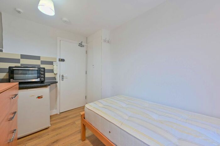 Studio To Rent In Churchfield Road, Acton, London, W3