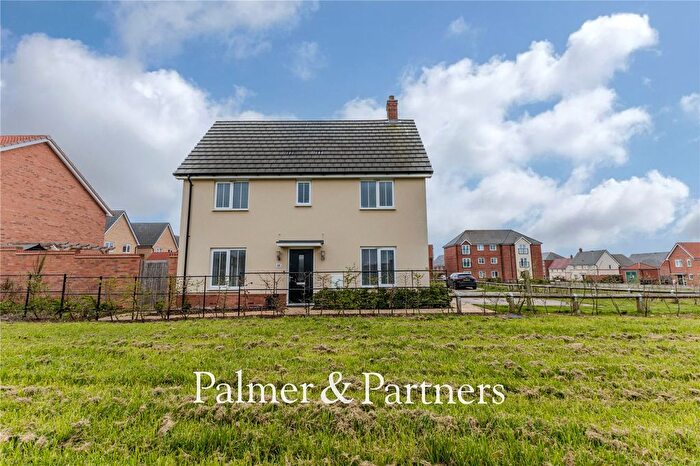 3 Bedroom Semi Detached House For Sale In Golding Way, Stowmarket, Suffolk, IP14