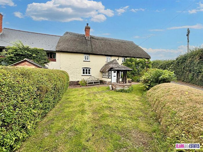 3 Bedroom Cottage For Sale In Fawns Cottage, Sowton, Exeter, EX5