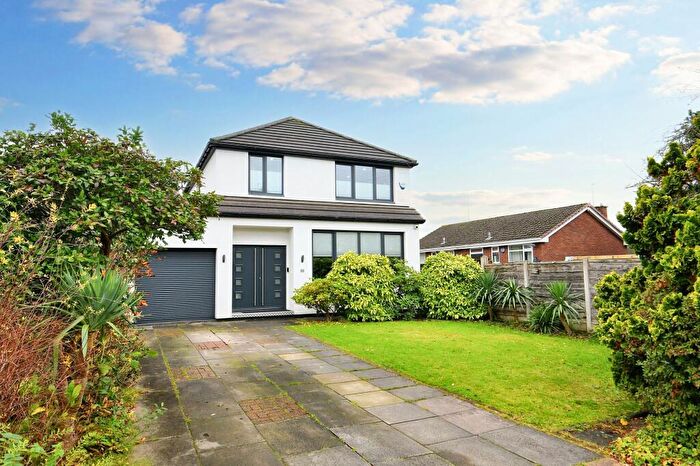 3 Bedroom Detached House For Sale In Meads Grove, Tyldesley, M29