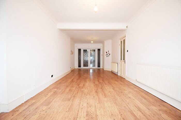 3 Bedroom Semi Detached House To Rent In Hall Green Road, Coventry, CV6