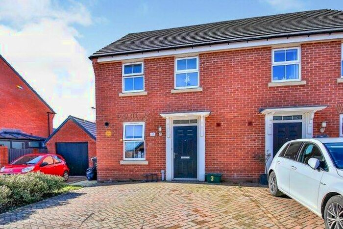 3 Bedroom Property To Rent In Sunningdale, Durham, DH1