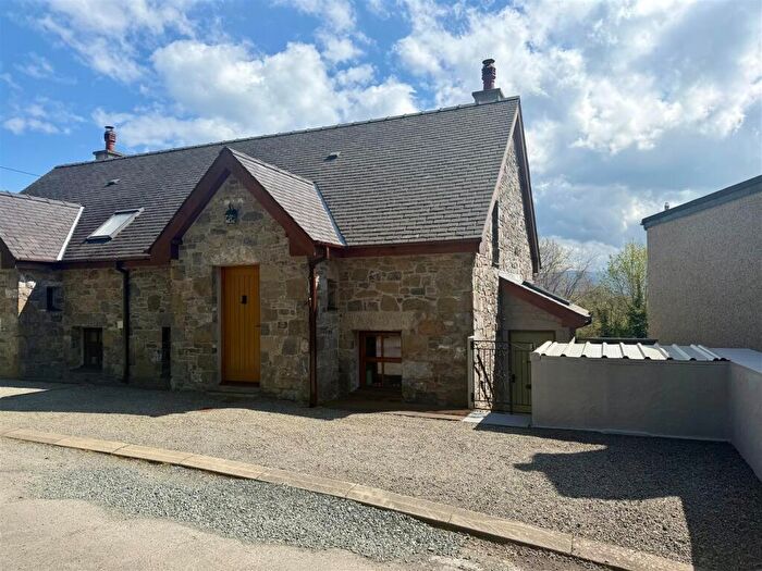 4 Bedroom Semi-Detached House For Sale In Glanrafon, Beaumaris, LL58