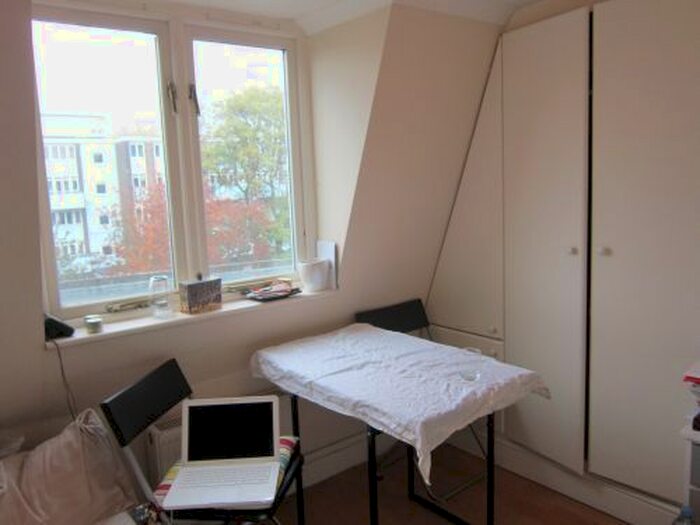 1 Bedroom Flat To Rent In Turneville Road, London, W14