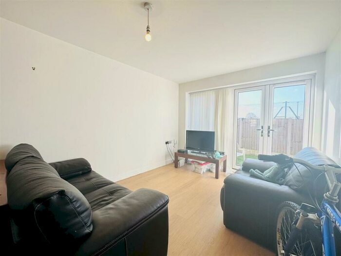 2 Bedroom Apartment To Rent In Park View Court, West Bridgford, Nottingham, NG2