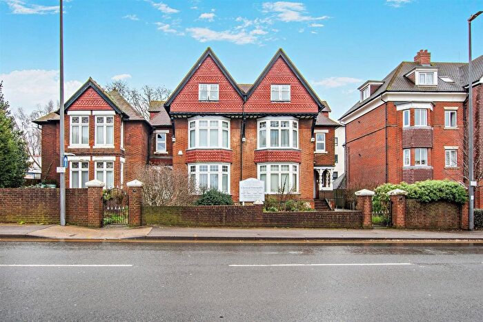 9 Bedroom Detached House For Sale In Tonbridge Road, Maidstone, ME16