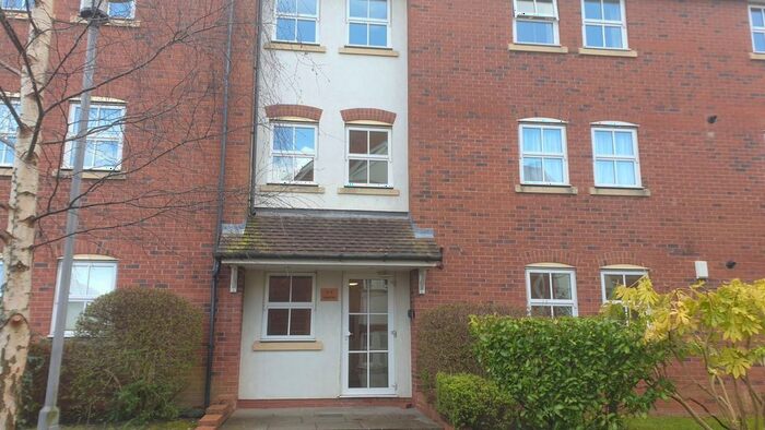 3 Bedroom Flat To Rent In Fazeley Close, Solihull, B91