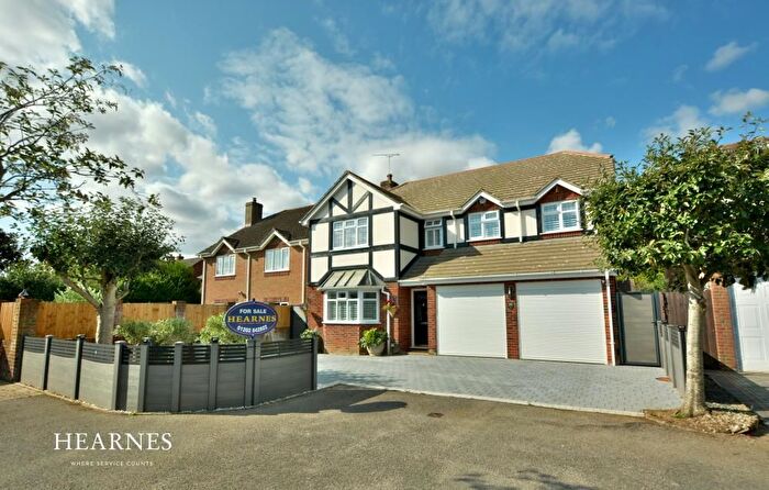 4 Bedroom Detached House For Sale In Railway Drive, Sturminster Marshall, BH21